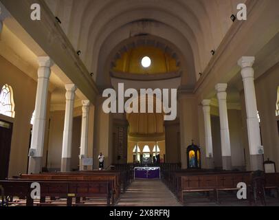 Die Basilika unserer Lieben Frau von Lanka ist eine römisch-katholische Basilika in Tewatte. Da es sich also in einem etwas weit entfernten Vorort von Colombo befindet, fällt es unter den Zuständigkeitsbereich der römisch-katholischen Erzdiözese Colombo und ist ein Wallfahrtsort für Sri-lankische Katholiken. Ragama, Sri Lanka. Stockfoto