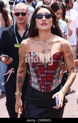 Monte Carlo, Monaco. Mai 2024. Der südkoreanische DJ Peggy Gou wird am 26. Mai 2024 auf dem Circuit de Monaco in Monte-Carlo, Monaco, vor dem Grand Prix von Monaco gesehen. (Kreditbild: © Beata Zawrzel/ZUMA Press Wire) NUR REDAKTIONELLE VERWENDUNG! Nicht für kommerzielle ZWECKE! Stockfoto