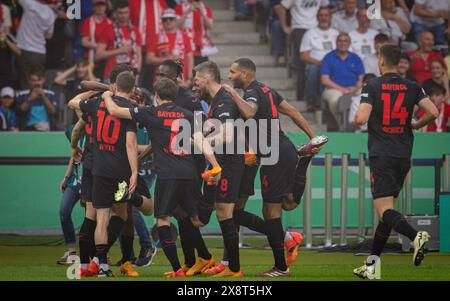 Berlin, Deutschland. Mai 2024. Torjubel: Granit Xhaka (Leverkusen) Florian Wirtz (Leverkusen) Jeremie Frimpong (Leverkusen) Jonas Hofmann (Leverkuse Stockfoto