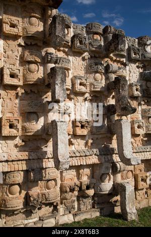 Stein-Bilder von der Regen Gott Chac, Palast der Masken, Kabah archäologische Website, Yucatan, Mexiko Stockfoto