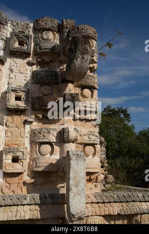 Stein-Bilder von der Regen Gott Chac, Palast der Masken, Kabah archäologische Website, Yucatan, Mexiko Stockfoto