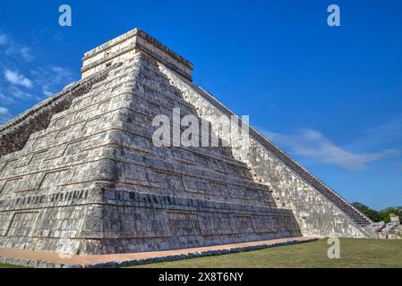 El Castillo (oder Pyramide von Kulkulcan), Chichen Itza, Yucatan, Mexiko Stockfoto