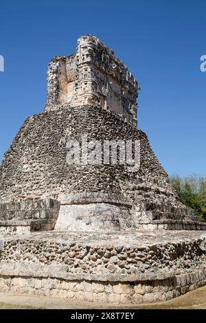 Dzibilnocac (Gemaltes Gewölbe) Tempel, Dzibilnocac Maya Archäologische Ruinen, Chenes Style, Campeche, Mexiko Stockfoto