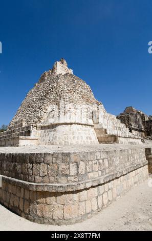 Dzibilnocac (Gemaltes Gewölbe) Tempel, Dzibilnocac Maya Archäologische Ruinen, Chenes Style, Campeche, Mexiko Stockfoto