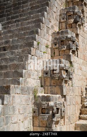 Chac Regen Gott Stein Masken, Haus des Zauberers, Uxmal Maya-archäologische Website, Yucatan, Mexiko Stockfoto