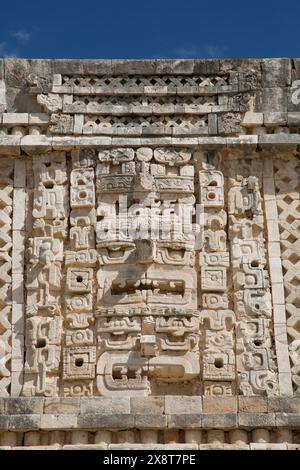 Chac Regen Gott Masken, Nonnen Viereck, Uxmal Maya-archäologische Website, Yucatan, Mexiko Stockfoto