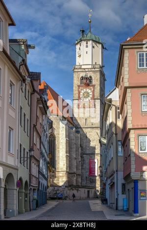 Evangelisch-Lutherische Kirche St. Martin fotografiert vom Marktplatz in der Altstadt von Memmingen, Schwaben, Bayern, Deutschland Stockfoto