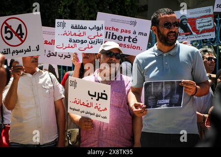 Tunis, Tunesien. 27. Mai 2024: Tunis, Tunesien. 27. Mai 2024. Tunesische Journalisten protestieren vor dem Hauptquartier des National Syndicate of Tunsian Journalists (SNJT) in Tunis, Tunesien. Quelle: ZUMA Press, Inc./Alamy Live News Stockfoto