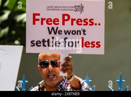 Tunis, Tunesien. 27. Mai 2024: Tunis, Tunesien. 27. Mai 2024. Tunesische Journalisten protestieren vor dem Hauptquartier des National Syndicate of Tunsian Journalists (SNJT) in Tunis, Tunesien. Quelle: ZUMA Press, Inc./Alamy Live News Stockfoto