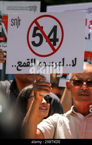Tunis, Tunesien. 27. Mai 2024: Tunis, Tunesien. 27. Mai 2024. Tunesische Journalisten protestieren vor dem Hauptquartier des National Syndicate of Tunsian Journalists (SNJT) in Tunis, Tunesien. Quelle: ZUMA Press, Inc./Alamy Live News Stockfoto