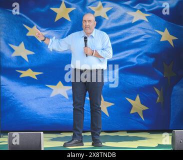 27.05.2024 xkhx Kassel, Hessenkampfbahn BÜNDNIS 90/DIE GRÜNEN - Wahlkampftour zur Wahl zum 10. Europäisches Parlament Bild zeigt Omid Nouripour, Bundesvorsitzender von BÜNDNIS 90/DIE GRÜNEN *** 27 05 2024 xkhx Kassel, Hessenkampfbahn BÜNDNIS 90 DIE GRÜNEN Kampagnentour zu den Europaparlamentswahlen Bild zeigt Omid Nouripour, Bundesvorsitzender von BÜNDNIS 90 DIE GRÜNEN KH Stockfoto