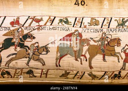 BAYEUX, FRANKREICH, 14. MAI 2024: Wandteppich von Bayeux, illustrieren die Schlacht von Hastings Jahr 1066, normannische Eroberung Englands Stockfoto