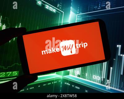 Konskie, Polen - 26. Mai 2024: Das Firmenlogo von MakeMyTrip wird auf dem Mobiltelefon angezeigt Stockfoto