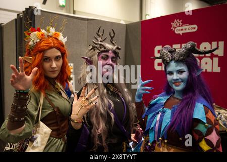 Drei weibliche Cosplayer auf der Comic Con London Stockfoto