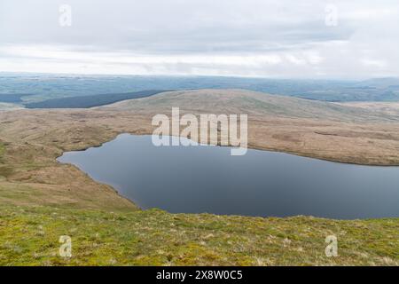 Blick auf den Gletschersee Llyn y FAN Fawr am Picws du in den Brecon Beacons in Wales, Großbritannien Stockfoto