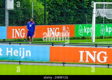 Zeist, Niederlande. Mai 2024. ZEIST, 27.05.2024, KNVB Campus, internationaler Fußball, Saison 2023/2024, erstes Training der niederländischen Fußballnationalmannschaft in Vorbereitung auf die EURO 2024 trainiert der niederländische Spieler Quinten Timber getrennt von der Gruppe Credit: Pro Shots/Alamy Live News Stockfoto