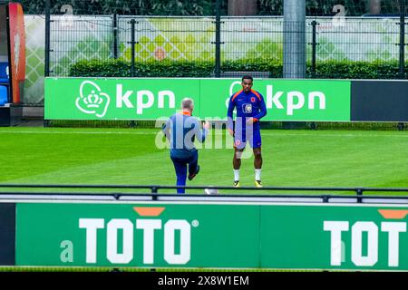 Zeist, Niederlande. Mai 2024. ZEIST, 27.05.2024, KNVB Campus, internationaler Fußball, Saison 2023/2024, erstes Training der niederländischen Fußballnationalmannschaft in Vorbereitung auf die EURO 2024 trainiert der niederländische Spieler Quinten Timber getrennt von der Gruppe Credit: Pro Shots/Alamy Live News Stockfoto