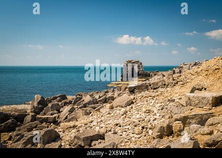 Ein HDR-Bild des Pulpit Rock am Ende von Portland Bill in der Nähe von Weymouth, Dorset, England. 20. Mai 2024 Stockfoto