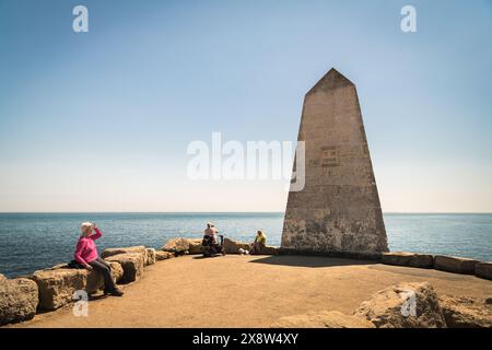 Ein Sommer-HDR-Bild des Trinity House Obelisk oder Trinity House Landmark in Portland Bill, Dorset, England. 20. Mai 2024 Stockfoto