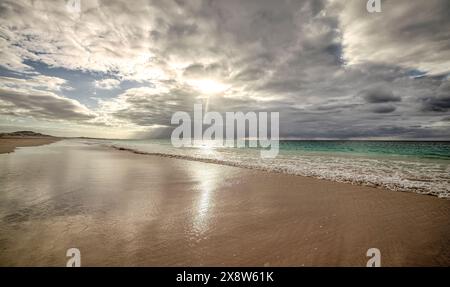 Sonnenuntergang am Strand von Boa Vista, Kap Verde, Meer, Sand, Urlaub, Einsamkeit, Horizont Stockfoto