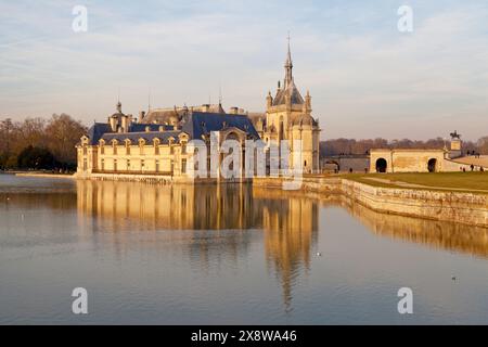 Chantilly, Frankreich - Februar 2019: Château de Chantilly im Departement Oise in Haut-de-France. Stockfoto