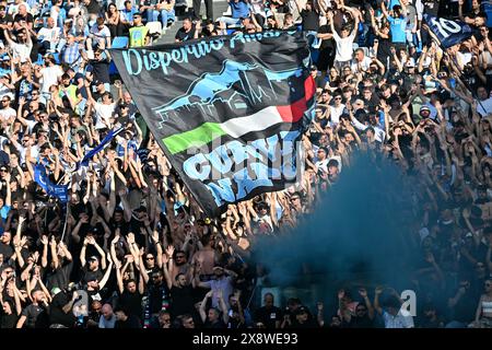 Neapel, Italien. Mai 2024. Italien, 29. märz 2024: Fans beim italienischen Meisterschaftsspiel der Serie A 2023-2024 zwischen Napoli und Lecce im Diego Armando Maradona Stadion, Italien (Felice de Martino/ SPP) Credit: SPP Sport Press Photo. /Alamy Live News Stockfoto