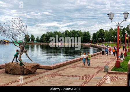 Abendliche Landschaft des Onega-Ufers in Petrosawodsk Stockfoto