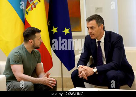 Madrid, Spanien. Mai 2024. Madrid, Königreich Spanien; 27.05.2024.- der Präsident der Ukraine, Wolodymyr Zelensky, trifft sich in Madrid mit dem Regierungschef Pedro Sánchez, sie unterzeichnen ein bilaterales Sicherheitsabkommen. Zelensky, auf seiner ersten offiziellen Reise nach Spanien, hat ein Mittagessen mit dem König von Spanien und trifft sich mit Abgeordneten im Kongress. Vermerk: Juan Carlos Rojas/dpa/Alamy Live News Stockfoto