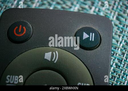 Nahaufnahme einer Ausschalttaste und der Taste für die Wiedergabe Stockfoto
