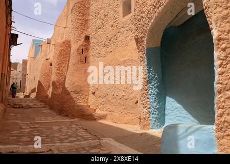 Traditionelle mozabittische Architekturen im Inneren von Ksar Beni Isguen. Beni Isguen ist eine der 5 Ksars (befestigte Siedlung) im Mzab-Tal. Provinz Ghardaia. Nord-Sahara. Algerien Stockfoto