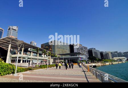Die Avenue der Stars an der Victoria Hafenpromenade in Tsim Sha Tsui, Kowloon, Hongkong. Stockfoto