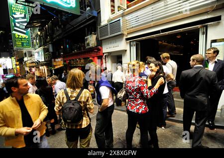 Die lebhafte Bar Lan Kwai Fong in Hongkong. Stockfoto