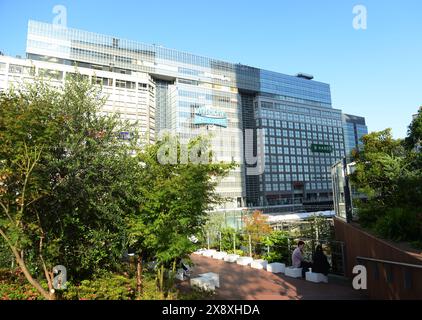 Kaufhäuser in Higashi-Shinjuku, Tokio, Japan. Stockfoto