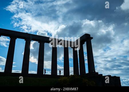 Edinburgh, Großbritannien. Mai 2024. Großbritannien Ein Blick auf das dramatische National Monument, auch bekannt als Edinburgh/Schottland's Schande, da es unvollendet war. Das beliebte Wahrzeichen für Besucher befindet sich auf dem Carlton Hill im Zentrum der Stadt. PIC Credit: phil wilkinson/Alamy Live News Stockfoto