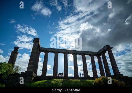 Edinburgh, Großbritannien. Mai 2024. Großbritannien Ein Blick auf das dramatische National Monument, auch bekannt als Edinburgh/Schottland's Schande, da es unvollendet war. Das beliebte Wahrzeichen für Besucher befindet sich auf dem Carlton Hill im Zentrum der Stadt. PIC Credit: phil wilkinson/Alamy Live News Stockfoto