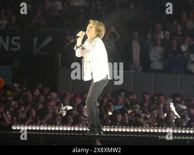 Met Life Stadium, East Rutherford, NJ 07073. Mai 2024. Zum Vergnügen eines schwankenden Fansees brachten die Rock and Roll Legends Mick Jagger, Keith Richards, Ronnie Wood, Darryl Jones und Steve Jordan die Rolling Stones Hackney Diamonds Tour ins LIFE Stadium außerhalb von Manhattan. ©Julia Mineeva/EGBN TV News/Alamy Live News Stockfoto