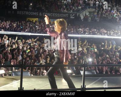 Met Life Stadium, East Rutherford, NJ 07073. Mai 2024. Zum Vergnügen eines schwankenden Fansees brachten die Rock and Roll Legends Mick Jagger, Keith Richards, Ronnie Wood, Darryl Jones und Steve Jordan die Rolling Stones Hackney Diamonds Tour ins LIFE Stadium außerhalb von Manhattan. ©Julia Mineeva/EGBN TV News/Alamy Live News Stockfoto
