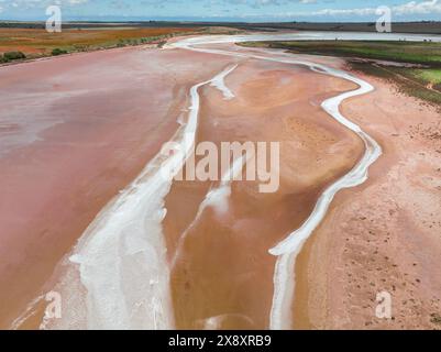 Luftaufnahme von Mustern und Details in einem trockenen Salzsee bei Goyder im Clare Valley in South Australia Stockfoto