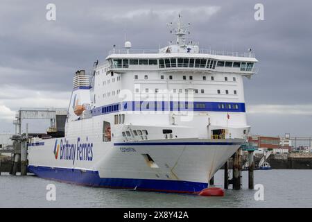 Le Havre, Frankreich - Blick auf das Passagier-Ro-Frachtschiff COTENTIN neben dem Hafen von Le Havre Stockfoto