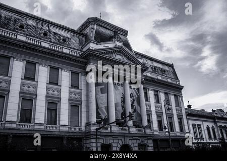 Historisches Gebäude in der Stadt Arad, Rumänien. Detail der Fassade. Hochwertige Fotos. Hochwertige Fotos Stockfoto