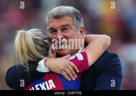 Barcelona, Spanien. Mai 2024. FC Barcelona-Präsident Hug Alexia Putellas spielte am 25. Mai 2024 im San Mames Stadion in Bilbao, Spanien, während des Endspiels der UEFA Women's Champions League zwischen dem FC Barcelona und Olympique Lyonnais. (Foto: Bagu Blanco/PRESSINPHOTO) Credit: PRESSINPHOTO SPORTS AGENCY/Alamy Live News Stockfoto