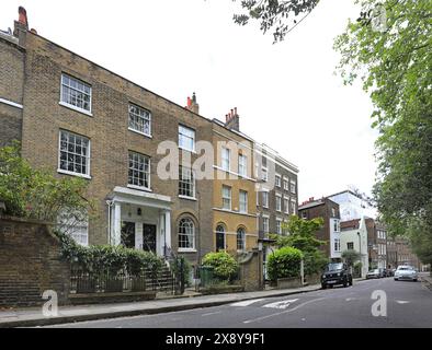 Greenwich, London, Großbritannien. Elegante georgianische Häuser auf Crooms Hill gegenüber Greenwich Park. Stockfoto