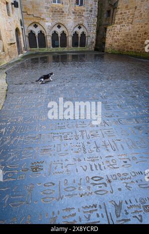 Frankreich, Lot, Figeac auf der Via Podiensis, einer der Pilgerrouten nach Santiago de Compostela oder GR 65 (UNESCO-Weltkulturerbe), Platz der Heiligen Schrift Stockfoto