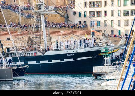 Frankreich, Bouches du Rhone, Marseille, Vieux Port, Olympische Sommerspiele 2024, Ankunft der olympischen Flamme an Bord des Dreimasters Le Belem am 8. Mai 2024 Stockfoto