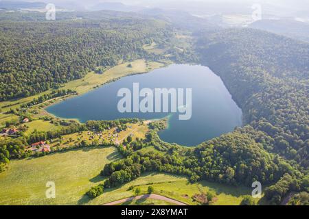 Frankreich, Jura, Narlay Lake (Luftaufnahme) Stockfoto