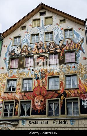 Schweiz, Kanton Luzern, Luzern, Vierwaldstättersee, Fresko an der Fassade des Restaurants Fritschi Stockfoto