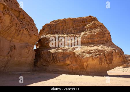 Berge, eine Erosion in der Wüste nahe Elephant Rock, nahe Al-Ula, Saudi-Arabien Stockfoto