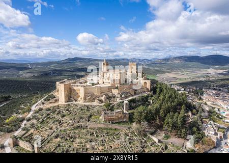 Spanien, Andalusien, Alcala la Real, Castillo de la Mota (Luftaufnahme) Stockfoto