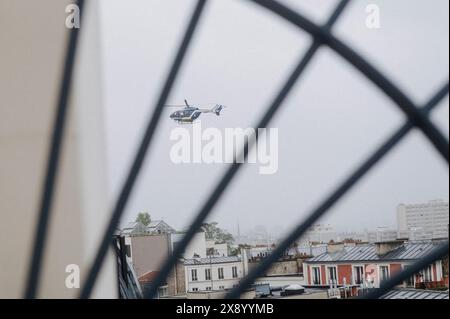 © Jan Schmidt-Whitley/Le Pictorium/MAXPPP - Paris 28/05/2024 Jan Schmidt-Whitley/Le Pictorium - 28/05/2024 - France/Paris/Paris - La Prefecture de Police de Paris a prevenu que 4 a 5 vols d'Helikoptere vont avoir lieu chaque jour entre 8h30 et 19h du 27 au 31 mai. UN dispositif qui s'inscrit dans la preparation des Jeux Olympiques de Paris qui se tiendront du 26 juillet au 11 aout prochain. - Valeurs ACtuelles out, no jdd, jdd out, RUSSIA OUT, NO RUSSIA OUT, NO RUSSIA #norussia/28/05/2024 - France/Paris/Paris - die Pariser Präfektur hat gewarnt, dass 4 bis 5 Hubschrauberflüge nicht möglich sind Stockfoto