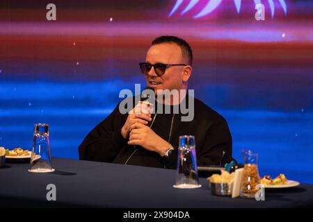 Gigi D'alessio, der berühmte italienische Sänger und Songwriter, spricht während der „Gigi uno come te“-Pressekonferenz. (Foto: Francesco Cigliano / SOPA Images/SIPA USA) Stockfoto